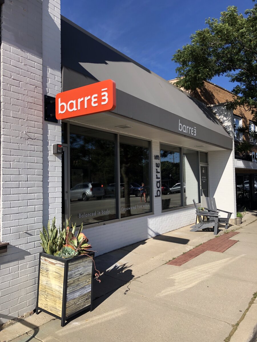 Barre3 Clarendon Hills Exterior